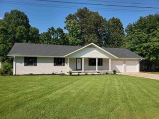 1017 Homecrest Drive, Piggott, AR 72454