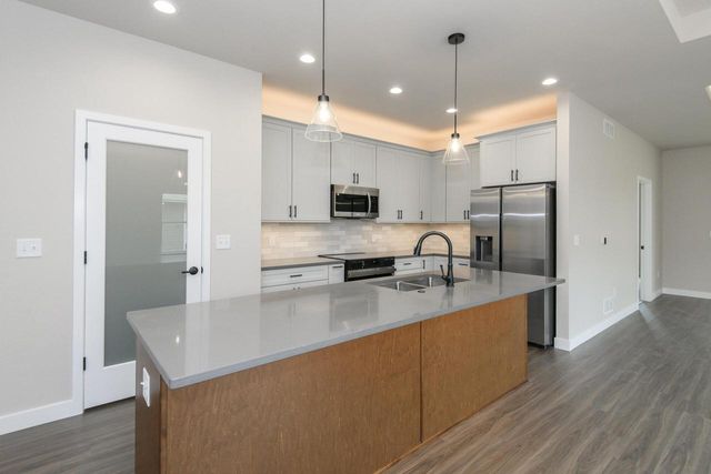 7030 Stonewood LANE, Lannon, WI 53046