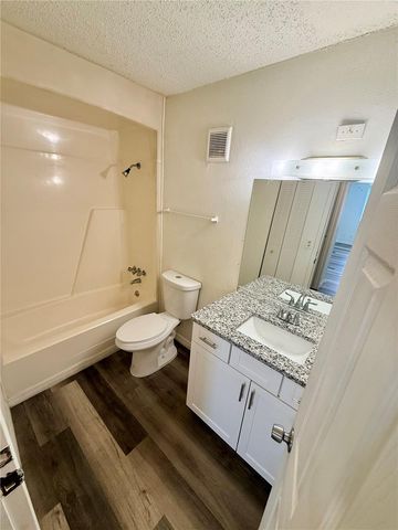 6519 W NEWBERRY ROAD 107, Gainesville, FL 32605