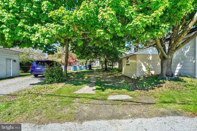 175 S EAST ST, Spring Grove, PA 17362