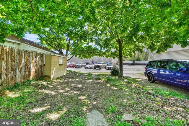175 S EAST ST, Spring Grove, PA 17362