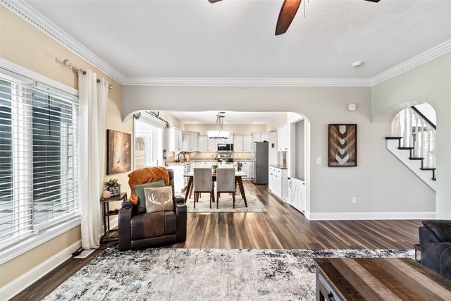 5075 Windsor Circle, Pleasant Hill, IA 50327