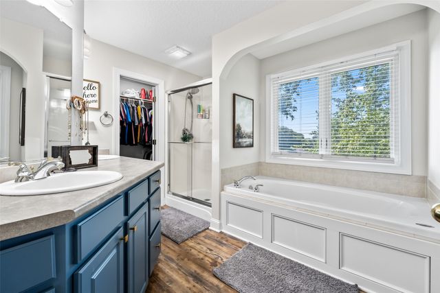 5075 Windsor Circle, Pleasant Hill, IA 50327