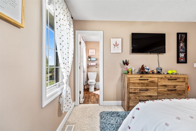 5075 Windsor Circle, Pleasant Hill, IA 50327