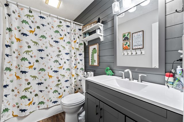 5075 Windsor Circle, Pleasant Hill, IA 50327