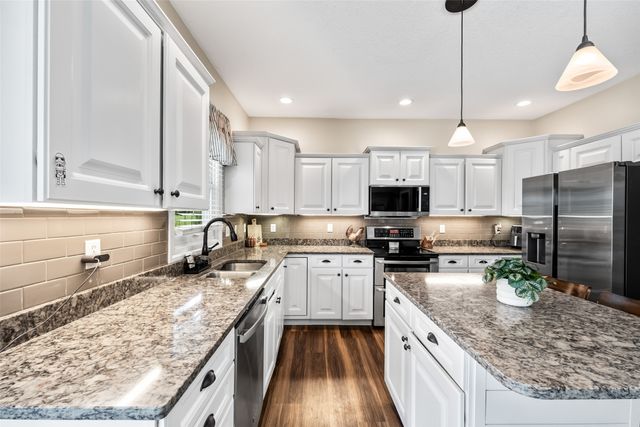 5075 Windsor Circle, Pleasant Hill, IA 50327