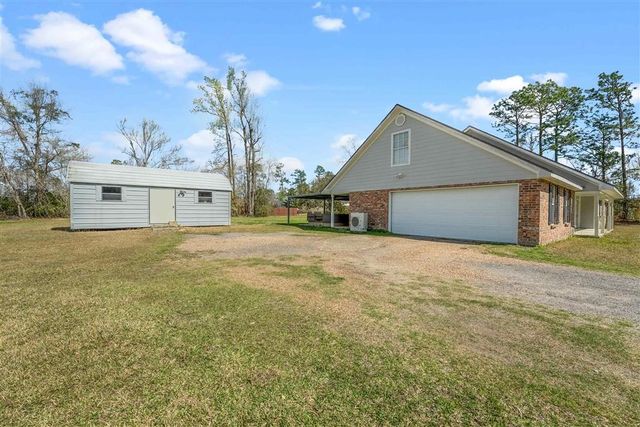590 Pinecone Drive, Moss Bluff, LA 70611