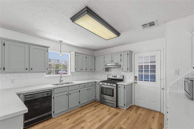 590 Pinecone Drive, Moss Bluff, LA 70611