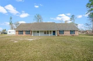 590 Pinecone Drive, Moss Bluff, LA 70611