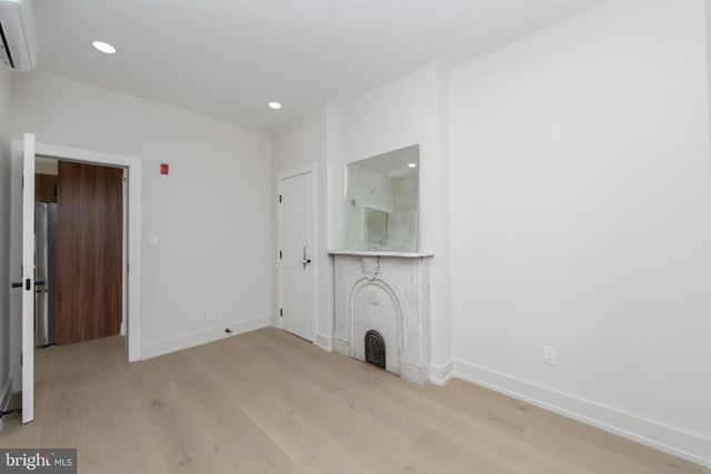 448 E GIRARD AVE, Philadelphia, PA 19125
