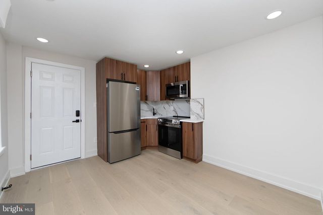 448 E GIRARD AVE, Philadelphia, PA 19125