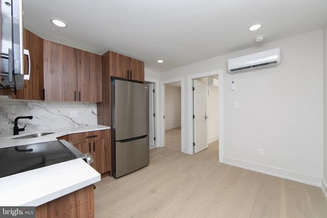 448 E GIRARD AVE, Philadelphia, PA 19125