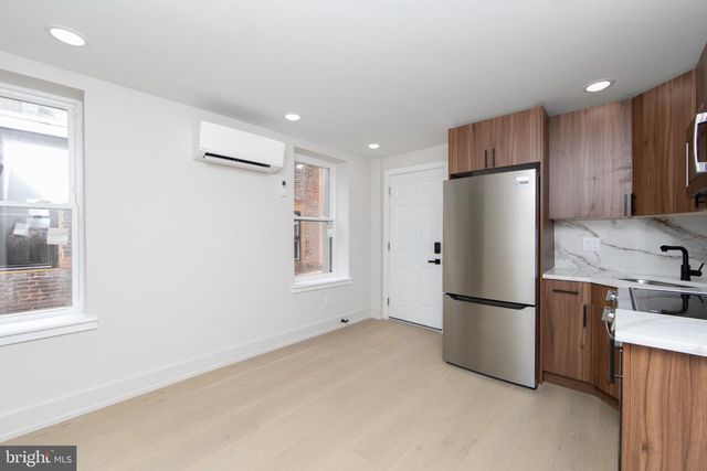 448 E GIRARD AVE, Philadelphia, PA 19125