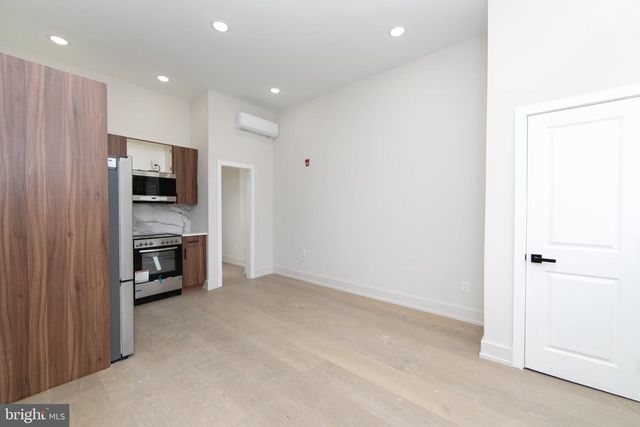 448 E GIRARD AVE, Philadelphia, PA 19125