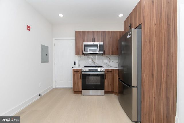 448 E GIRARD AVE, Philadelphia, PA 19125