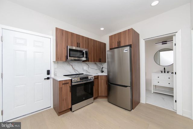 448 E GIRARD AVE, Philadelphia, PA 19125