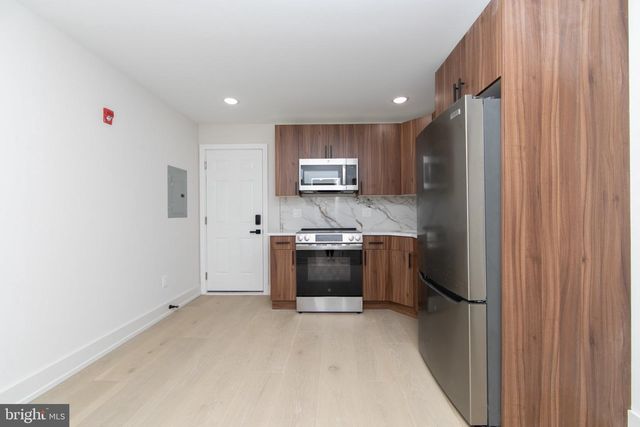 448 E GIRARD AVE, Philadelphia, PA 19125