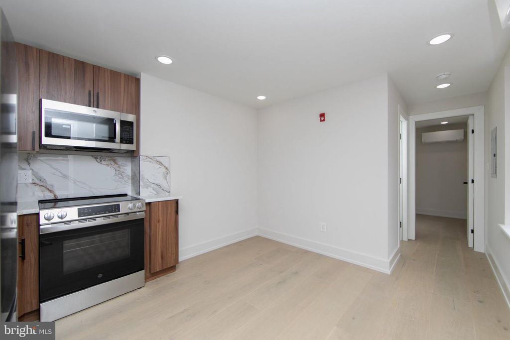 448 E GIRARD AVE, PHILADELPHIA, PA 19125 — photo 4
