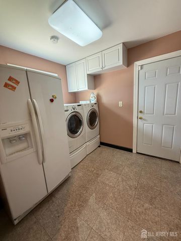 43 Jonathan Drive, Edison, NJ 08820