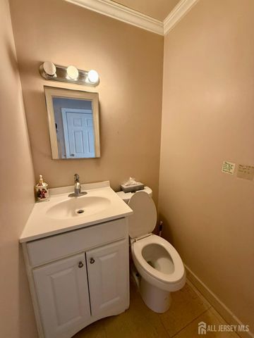 43 Jonathan Drive, Edison, NJ 08820