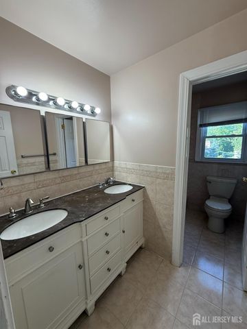 43 Jonathan Drive, Edison, NJ 08820