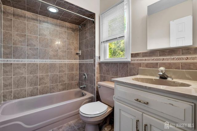 43 Jonathan Drive, Edison, NJ 08820