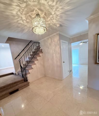 43 Jonathan Drive, Edison, NJ 08820