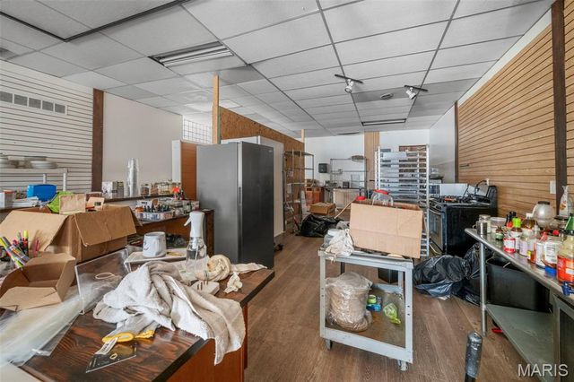 1325 Hampton Avenue, St Louis, MO 63139