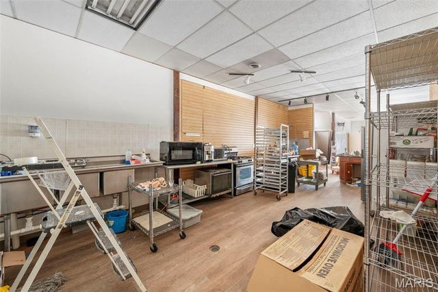 1325 Hampton Avenue, St Louis, MO 63139