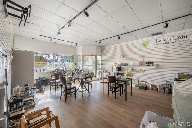 1325 Hampton Avenue, St Louis, MO 63139