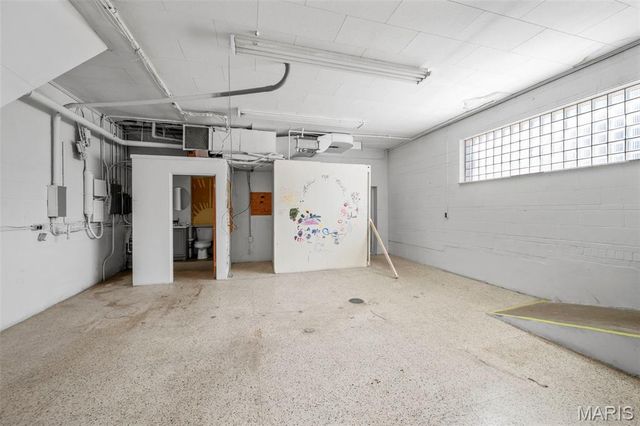 1325 Hampton Avenue, St Louis, MO 63139