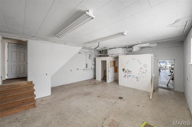 1325 Hampton Avenue, St Louis, MO 63139