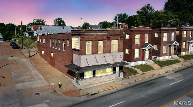 1325 Hampton Avenue, St Louis, MO 63139