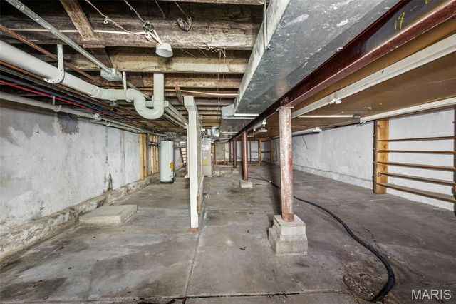 1325 Hampton Avenue, St Louis, MO 63139