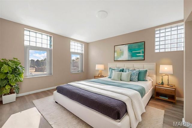 1325 Hampton Avenue, St Louis, MO 63139