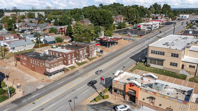 1325 Hampton Avenue, St Louis, MO 63139