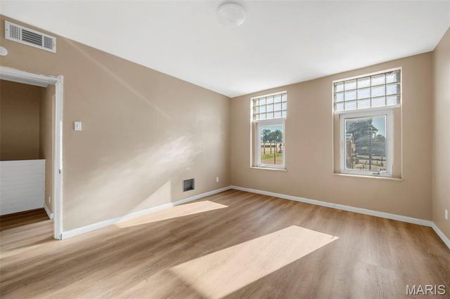 1325 Hampton Avenue, St Louis, MO 63139