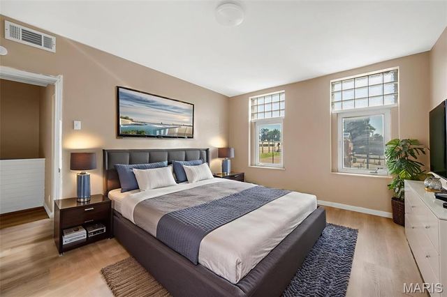 1325 Hampton Avenue, St Louis, MO 63139