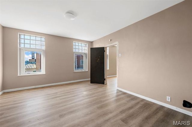 1325 Hampton Avenue, St Louis, MO 63139