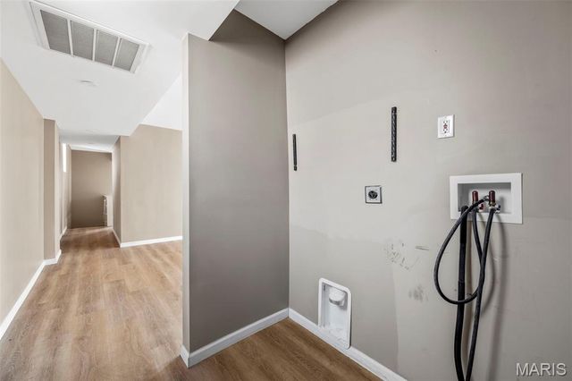 1325 Hampton Avenue, St Louis, MO 63139