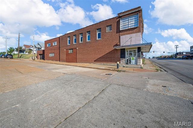 1325 Hampton Avenue, St Louis, MO 63139