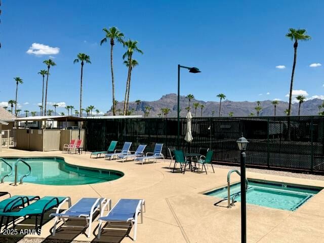 2605 S TOMAHAWK Road 46, Apache Junction, AZ 85119