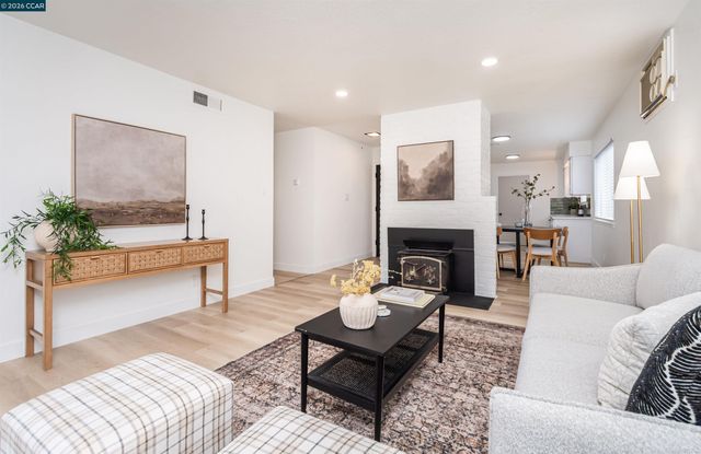 5201 Sky Pkwy, Sacramento, CA 95823