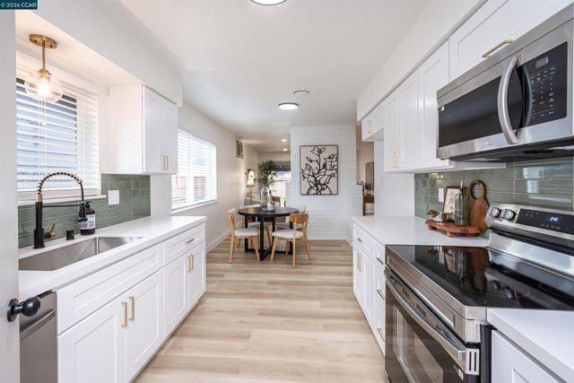 5201 Sky Pkwy, Sacramento, CA 95823