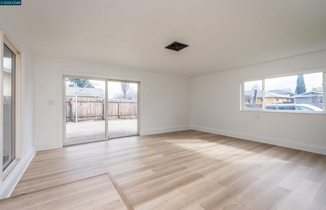 5201 Sky Pkwy, Sacramento, CA 95823