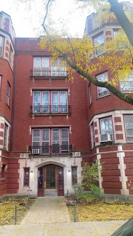 2233 E 70th Place 1, Chicago, IL 60649