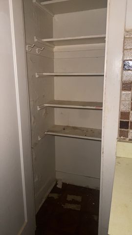 2233 E 70th Place 1, Chicago, IL 60649