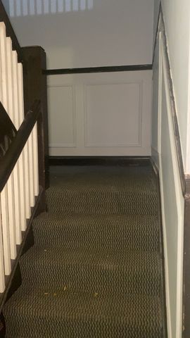 2233 E 70th Place 1, Chicago, IL 60649