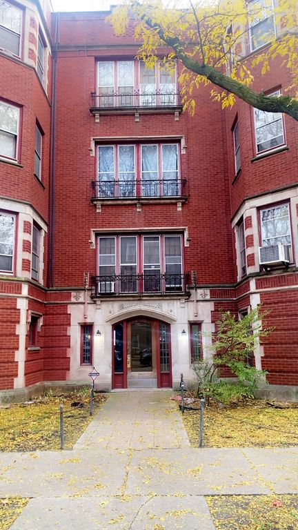 2233 E 70th Place 1, Chicago, IL 60649