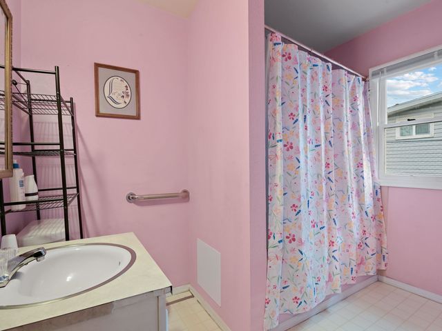 4723 N Lincoln St, Spokane, WA 99205